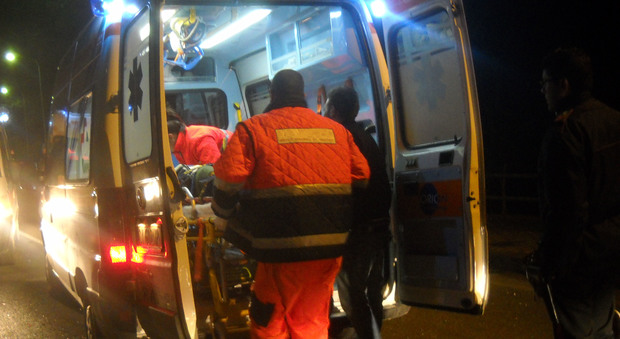 Roma, maxitamponamento in autostrada: due feriti gravi