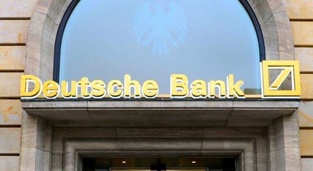 Deutsche Bank, giudizio negativo di Barclays