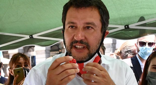Salvini contro De Luca: «Fa ridere, vediamo chi vince le elezioni»