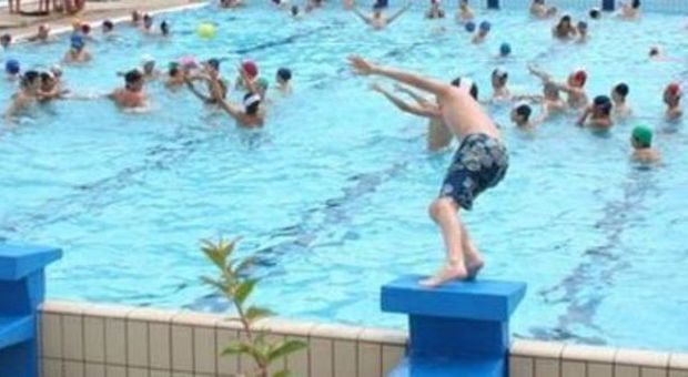Malore in piscina: un bambino di 4 anni finisce in terapia intensiva