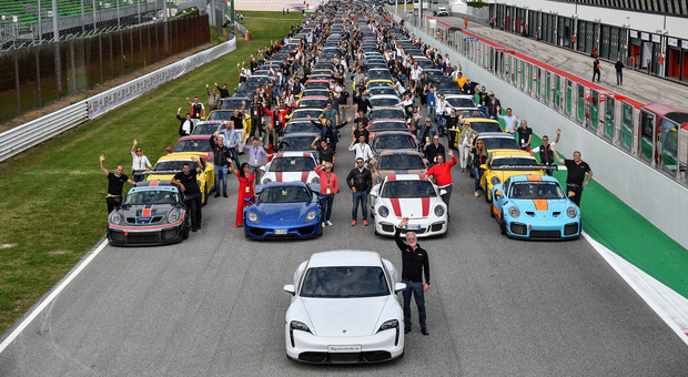 La festa Porsche all'autodromo di Franciacorta