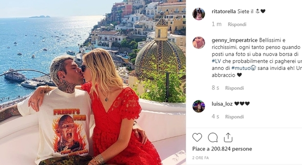 Chiara Ferragni e Fedez a Positano, il dettaglio che non si vede su Instagram