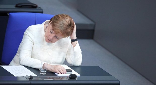 Migranti, la Merkel dribbla la crisi ma l'alleato della Spd frena sull'intesa