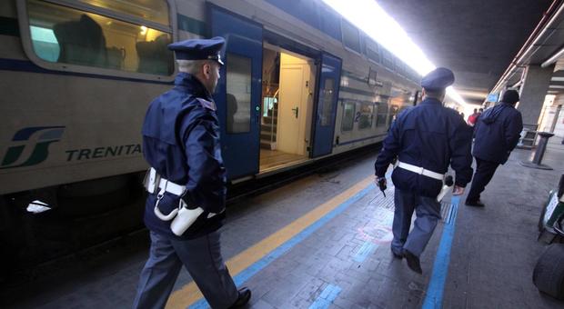 Furti di rame, abusivi, borseggiatori e un bimbo fuggito da casa: task force Polfer a Napoli