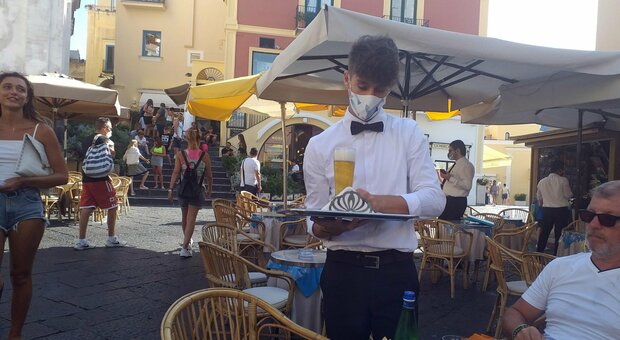 Virus a Capri, le serate in un locale cult dell'isola: «Nessuno indossava la mascherina»
