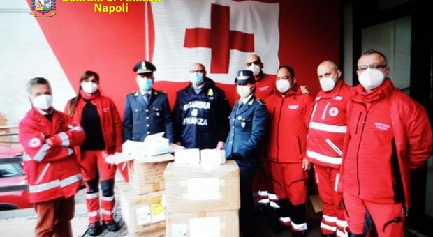 Covid a Napoli, devolute in beneficenza mascherine sequestrate a un imprenditore durante l'emergenza