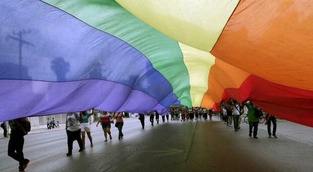 Corea del Sud, sentenza storica di un tribunale concede assicurazione sanitaria a una coppia gay