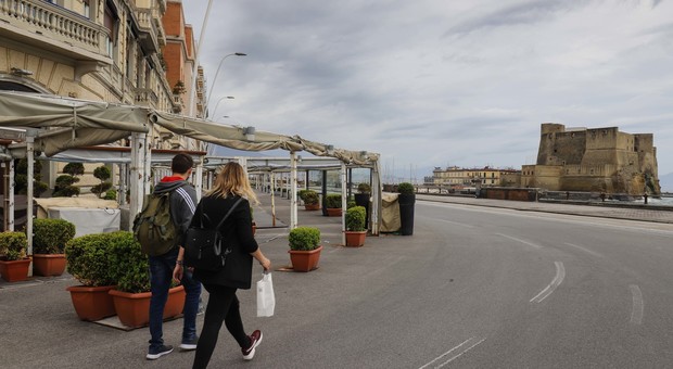 Napoli, effetto coronavirus: più isole pedonali e nuovi spazi agli chalet di Mergellina