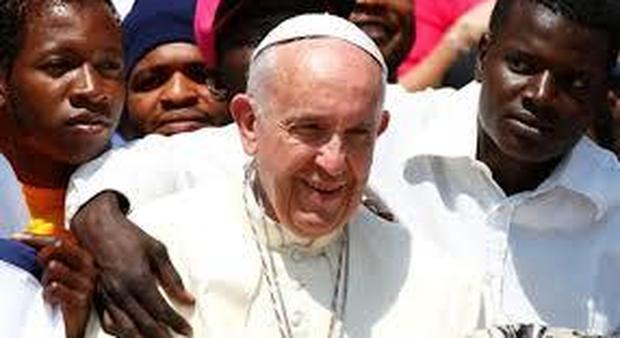 Papa Francesco: «Le dittature iniziano da una comunicazione calunniosa»
