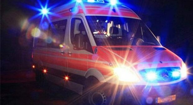 Tremendo scontro auto-moto: muore un 46enne nel Napoletano