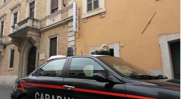 A spasso in centro a Foligno con 60 dosi di cocaina: arrestato dai carabinieri