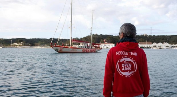 Migranti, anche l'italiana Forenza tra i 4 eurodeputati sulla nave ong