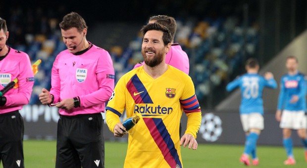 «C'è solo un Maradona»: Messi accolto così al San Paolo