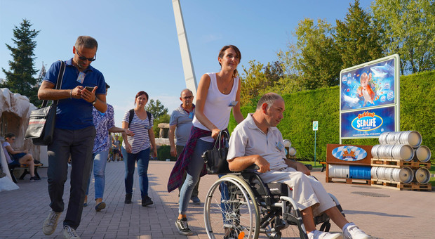 Gardaland per tutti: il parco diventa sempre più accessibile per i disabili