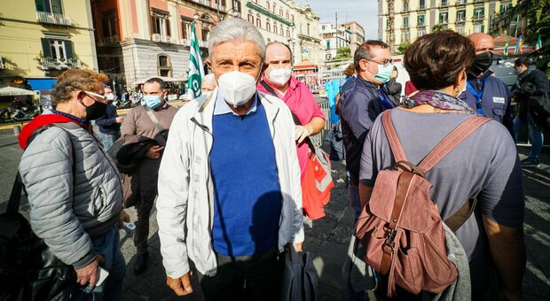 Antonio Bassolino candidato sindaco di Napoli: «Sento il dovere di mettermi al servizio della città»