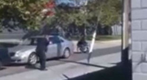 Usa, la polizia uccide un afroamericano sulla sedia a rotelle