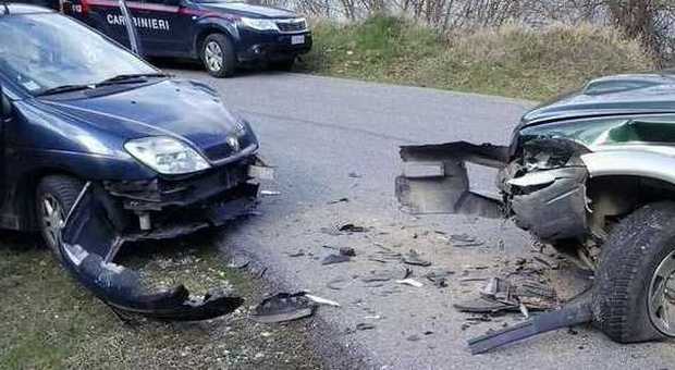 Varco Sabino, frontale tra due auto a Rocca Vittiana: due persone ferite
