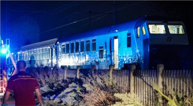 Incidente ferroviario, 5 operai morti. Il cantiere in anticipo, la velocità e le comunicazioni: tutti i dubbi da chiarire