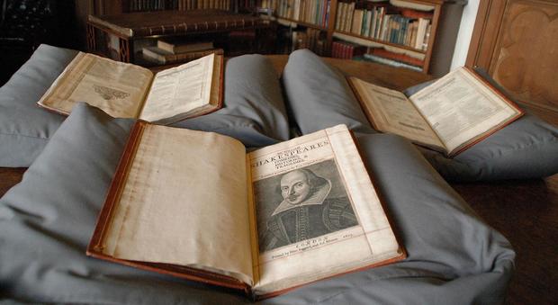 Scozia, scoperta una nuova copia del "First Folio", la prima raccolta delle principali opere di Shakespeare