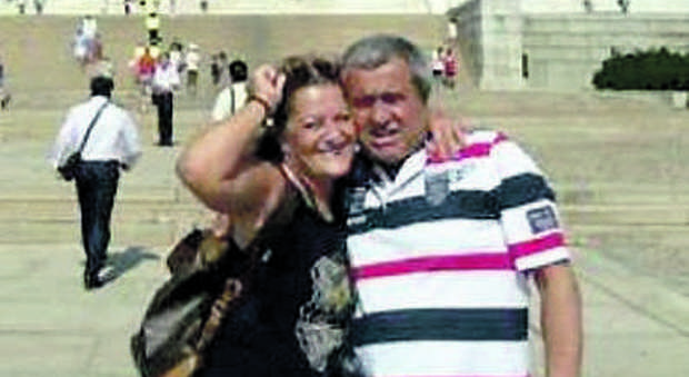 Uccide la moglie e si suicida, sul diario on line le foto dei tempi felici