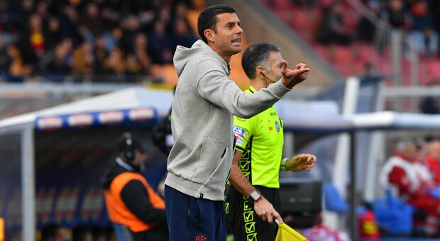 Lecce-Bologna, furia Thiago Motta contro l'arbitro: «Nasca e il Var ne hanno combinata un'altra»
