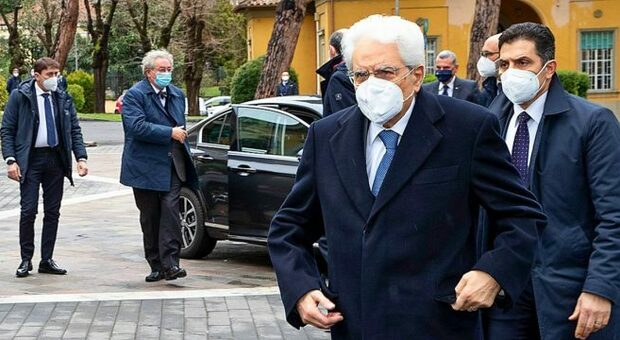 Minacce di morte via social al presidente Mattarella: dieci indagati