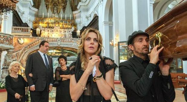 'Ammore e malavita', i Manetti raccontano Napoli con ironia: Claudia Gerini protagonista