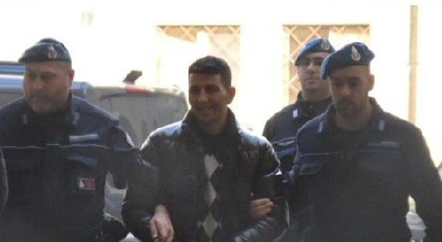 Mohamed Barbri all'arrivo in Procura a Rovigo questa mattina