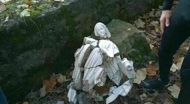 Azioni vandaliche sui sentieri dei monti Lattari: dopo la Madonnina è toccato al Bambinello