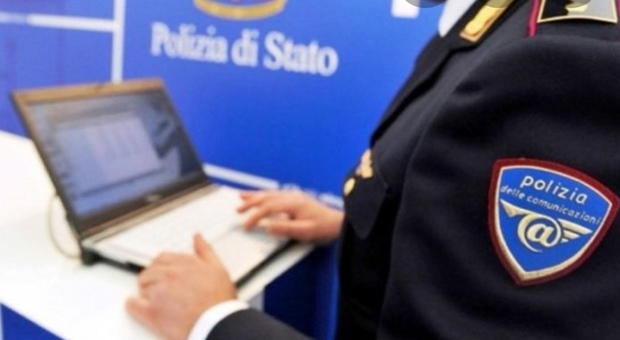 Napoli, choc negli uffici della polizia postale: agente si accascia a terra e muore, aveva 44 anni
