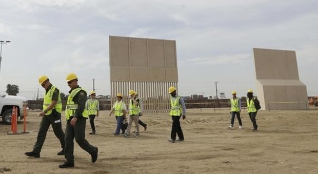 Confine fra Usa e Messico, costruiti i prototipi del muro voluto da Trump