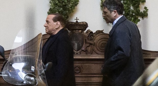 Caos FI, la svolta moderata di Berlusconi allarma il fronte del nord: «Ma no alla scissione»