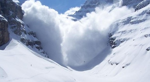Valanga sul Gran Sasso: localizzata una persona sotto la neve, un'altra in salvo