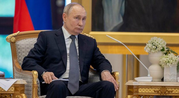 Putin si ricandida alla presidenza della Russia, punta al quinto mandato: le elezioni nel marzo del 2024
