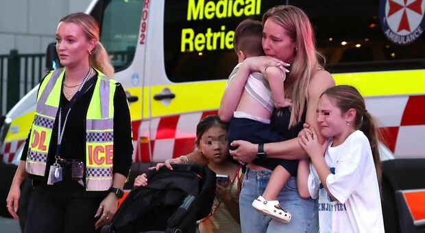 Sydney, strage al centro commerciale: il bimbo di nove mesi è salvo ma la sua mamma non ce l'ha fatta