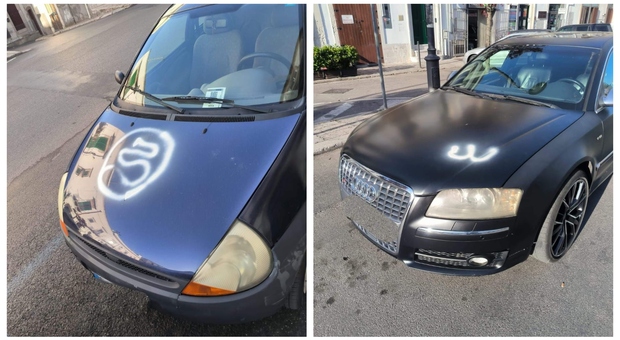 I vandali invadono la città: ricoperte le auto con scarabocchi di vernice, colpiti anche muri e finestre