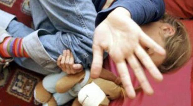 Ultrasettantenne abusò di una bimba La Procura chiede condanna a 6 anni
