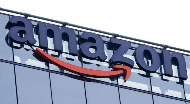Recensioni false, la (prima) vittoria di Amazon in Italia: chiuso il sito che rimborsava il costo dei prodotti in cambio di 5 stelle