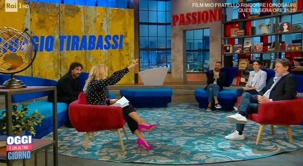 Giorgio Tirabassi ospite di Serena Bortone a “Oggi è un altro giorno” su RaiUno (Foto: da video)