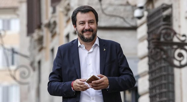 Emergenza migranti, l'agenda di Salvini: «Amici di Palma Campania, ci vediamo presto»