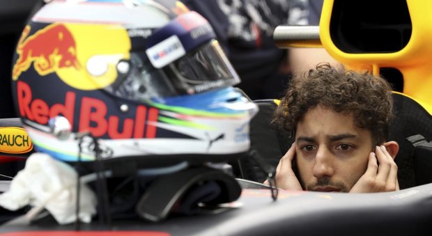 Gp Giappone, Ricciardo non si fida: «Ferrari e Mercedes più veloci»