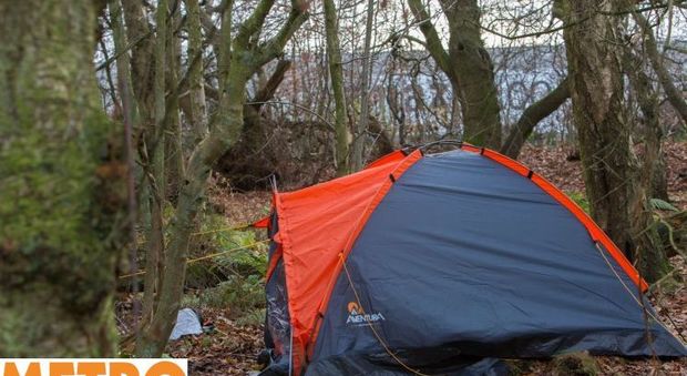 I dipendenti di Amazon: «Costretti a vivere in tenda per non perdere il lavoro»