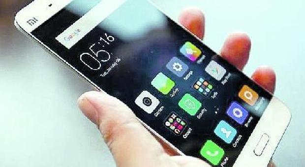 "No a smartphone per i minori di 13 anni", raccolta firme per una legge negli Usa