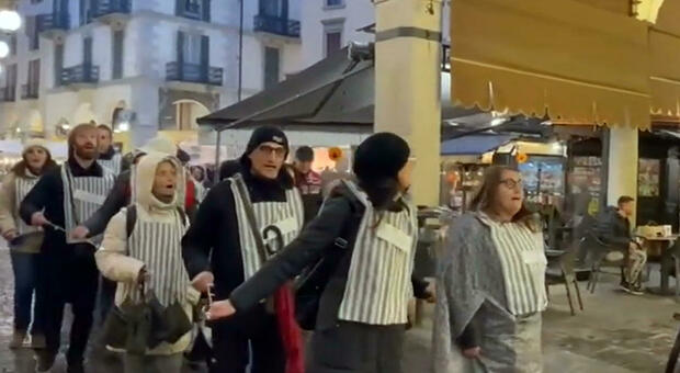 No green pass a Novara, un'infermiera rivendica la protesta: «Noi come i deportati, non volevamo paragonarci agli ebrei»