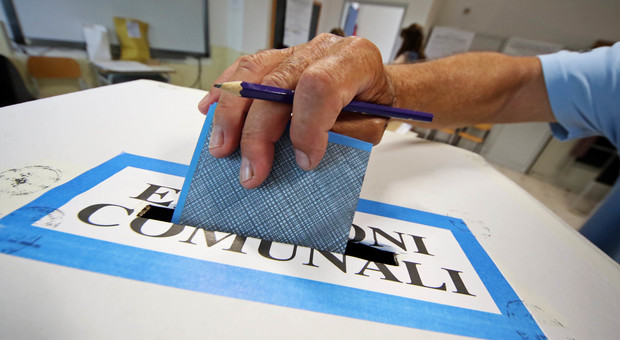 Ballottaggi: seggi aperti dalle 7 Avellino, sfida M5S-centrosinistra Si vota in 9 comuni del Napoletano