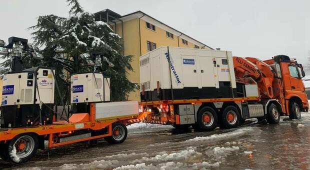 Diecimila utenze senza corrente elettrica, in Carnia arrivano i generatori Enel dal Veneto