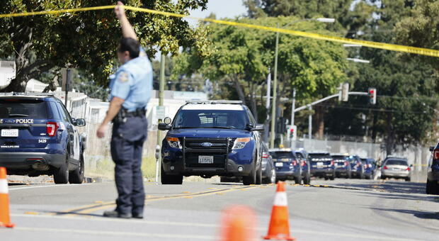 Sparatoria in California, 8 morti e diversi feriti: l'aggressore si è suicidato. Orrore nella Silicon Valley