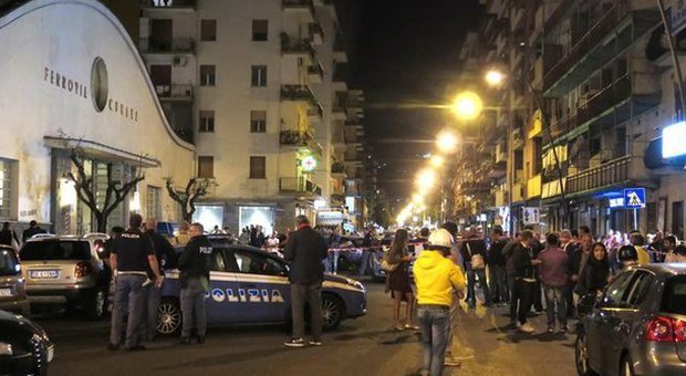 Poliziotto ferito: ritrovata l'auto, caccia all'uomo tra Napoli e Benevento