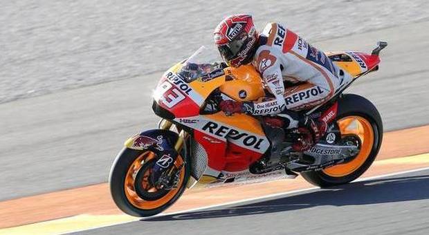 Marc Marquez con la sua Honda a Valencia