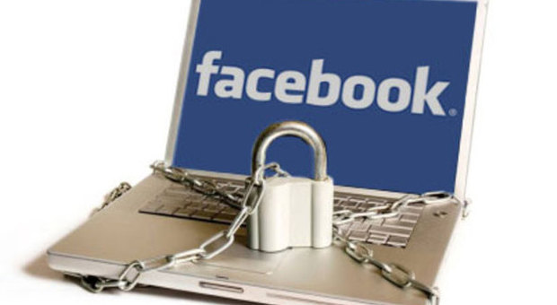 Facebook memorizza le ricerche e viola ​la privacy, ecco come eliminarle e tutelarsi